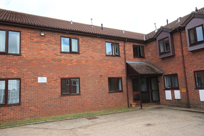 2 Bedroom Flat To Rent In Glen Court, High Street, Flitwick, MK45