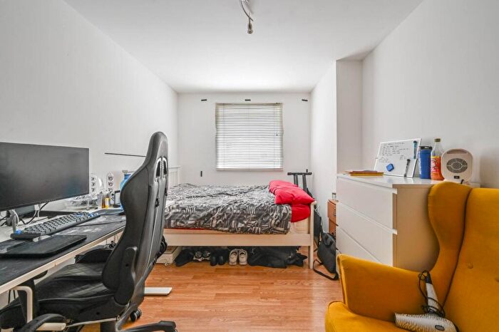 4 Bedroom Mews For Sale In Cyclops Mews, Isle Of Dogs, London, E14