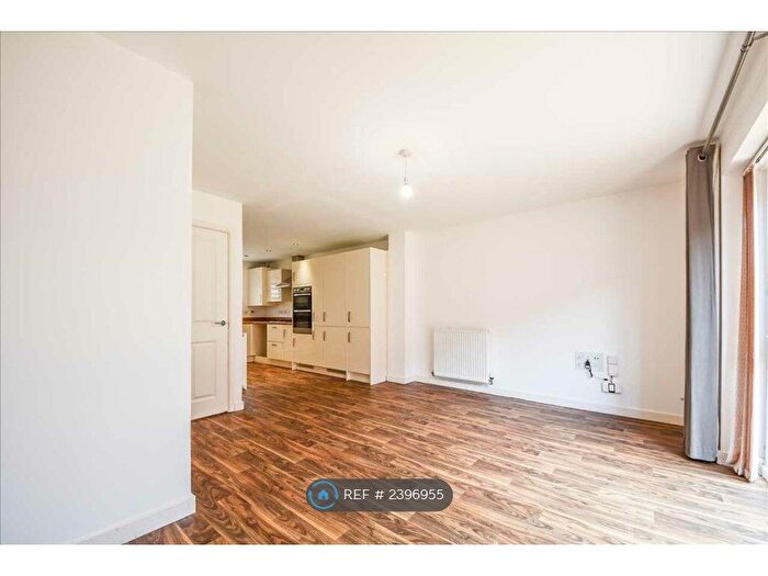 5 Bedroom Terraced House To Rent In Waterside Road, Wellingborough, NN8