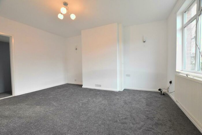 3 Bedroom Semi-Detached House To Rent In Tomlinson Avenue, Scunthorpe, Lincolnshire, DN15