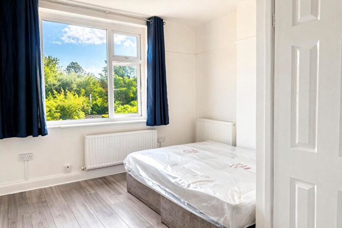 Studio To Rent In Hill Road, Mitcham, CR4
