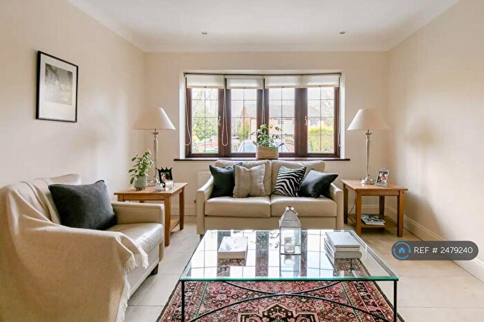 Studio To Rent In Chiltern Hills Road, Beaconsfield, HP9