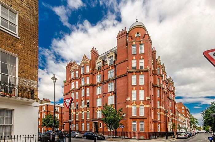 3 Bedroom Flat To Rent In Upper Montagu Street, Marylebone, London, W1H