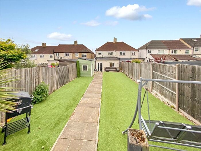 3 Bedroom Semi-Detached House For Sale In Ridgeway West, Sidcup, DA15