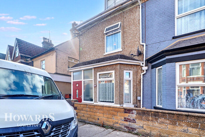 4 Bedroom End Of Terrace House For Sale In Beresford Road, Lowestoft, NR32