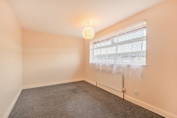 3 Bedroom Terraced House For Sale In Fountains Avenue, Grimsby, Lincolnshire, DN37