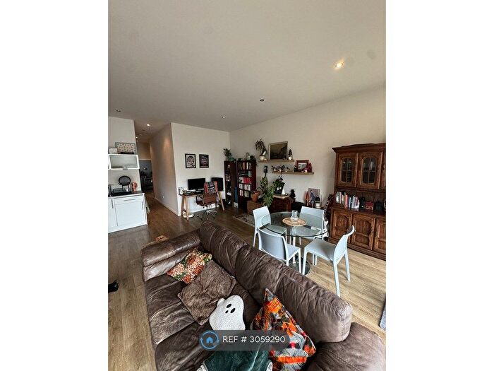 2 Bedroom Flat To Rent In Kirkgate, Otley, LS21