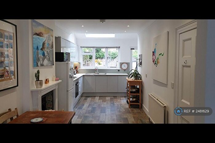 4 Bedroom Terraced House To Rent In London, London, E1