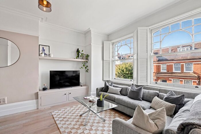 2 Bedroom Flat For Sale In Elmbourne Road, SW17