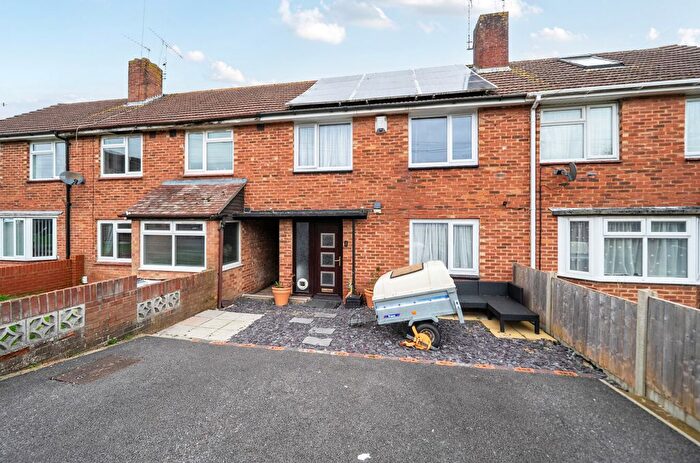 4 Bedroom Terraced House For Sale In Winterslow Drive, Havant, Hampshire, PO9