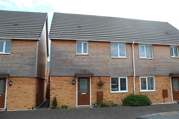 2 Bedroom Property To Rent In Darwin Avenue, Dartford, Kent, DA1