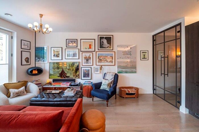 1 Bedroom Apartment For Sale In Church Walk, Hampstead, London, NW3