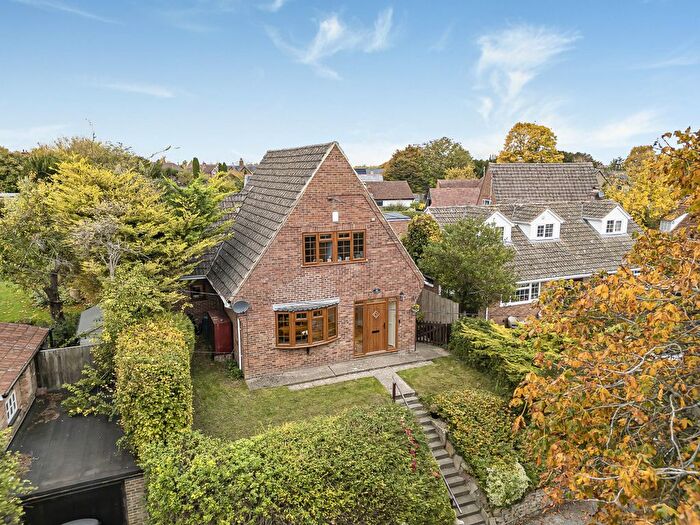 3 Bedroom Detached House For Sale In Stream Road, Upton, OX11