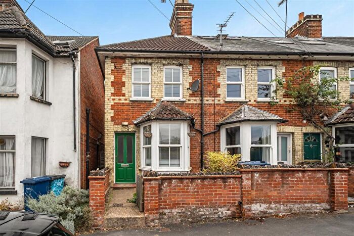 End Of Terrace House To Rent In St James Avenue, Farnham, GU9