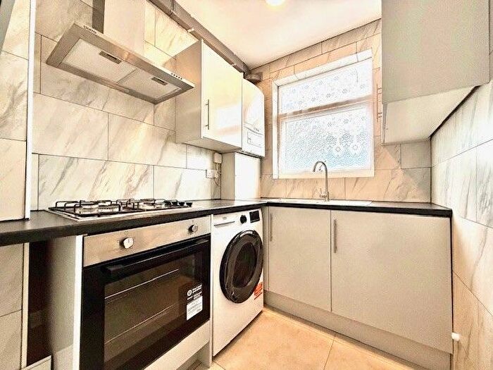 3 Bedroom Property To Rent In Eastern Avenue, Ilford, IG4
