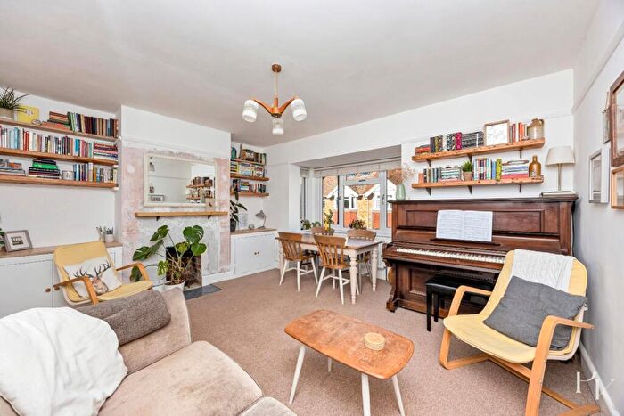 2 Bedroom Apartment For Sale In Avon Court, Dallington Road, Hove, BN3