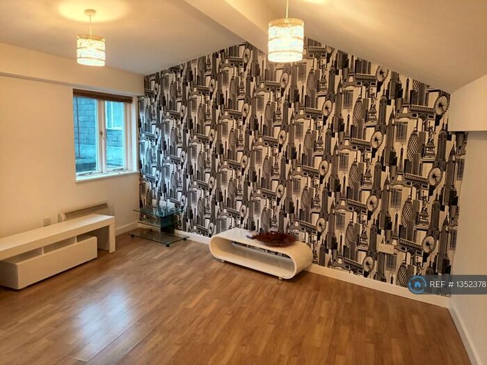 2 Bedroom Flat To Rent In Pekin Building, Liverpool, L2