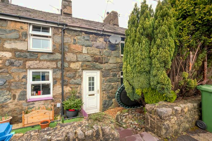 2 Bedroom Terraced House For Sale In Llanwnda, Caernarfon, Gwynedd, LL54