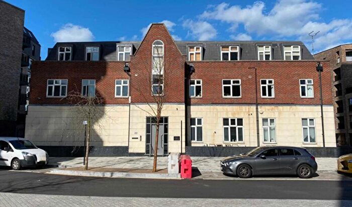 1 Bedroom Apartment To Rent In Felton Street, London, N1