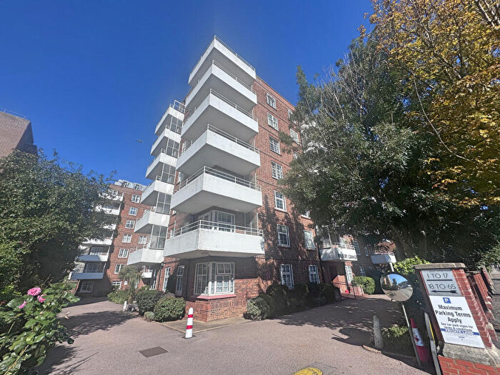 2 Bedroom Apartment For Sale In Wilbury Grange, Wilbury Road, Hove, BN3