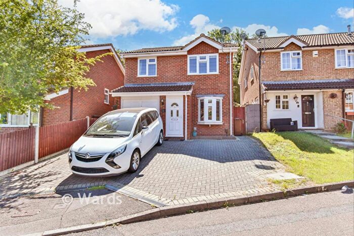 3 Bedroom Detached House For Sale In Rowan Lea, Chatham, Kent, ME5