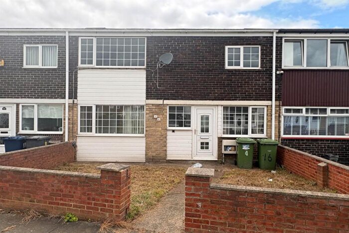3 Bedroom Terraced House For Sale In Brookes Walk, South Shields, NE34