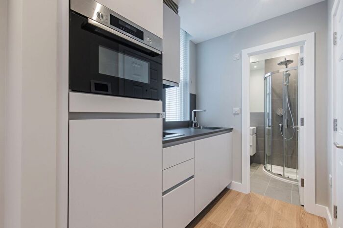 Studio To Rent In Warwick Road, London, SW5