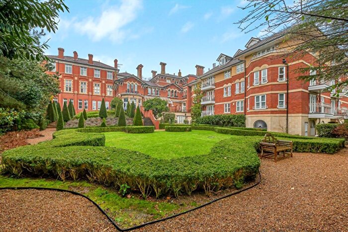 3 Bedroom Flat To Rent In The Downs, Wimbledon, SW20