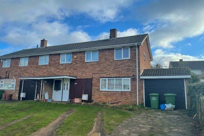 3 Bedroom Property To Rent In Whitmore Way, Basildon, SS14