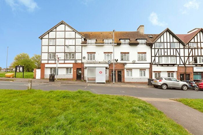 1 Bedroom Flat For Sale In Gilders Road, Chessington, KT9