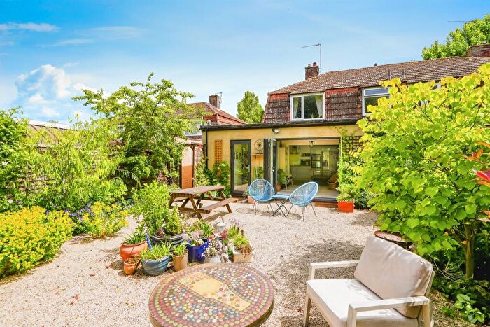 3 Bedroom Semi-Detached House For Sale In Moreton Road, Aston Upthorpe, Didcot, OX11