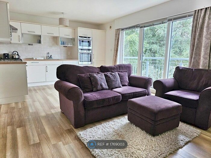 2 Bedroom Flat To Rent In Rubislaw Square, Aberdeen, AB15