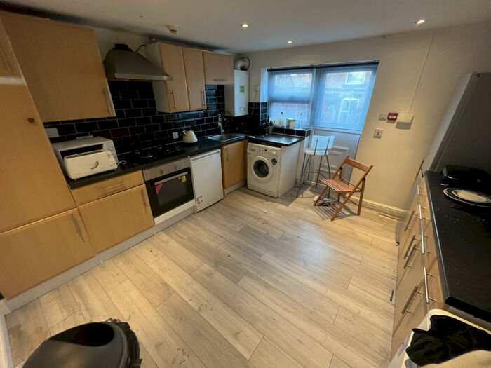 4 Bedroom Terraced House To Rent In Burley Lodge Terrace, Leeds, West Yorkshire, LS6