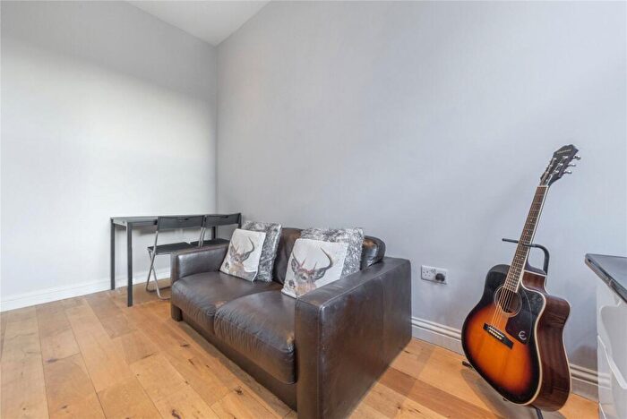 1 Bedroom Terraced House To Rent In Chalk Farm Road, Chalk Farm, NW1