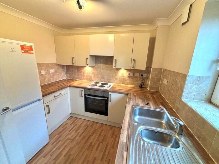1 Bedroom Apartment To Rent In Firgrove Road, Freemantle, SO15
