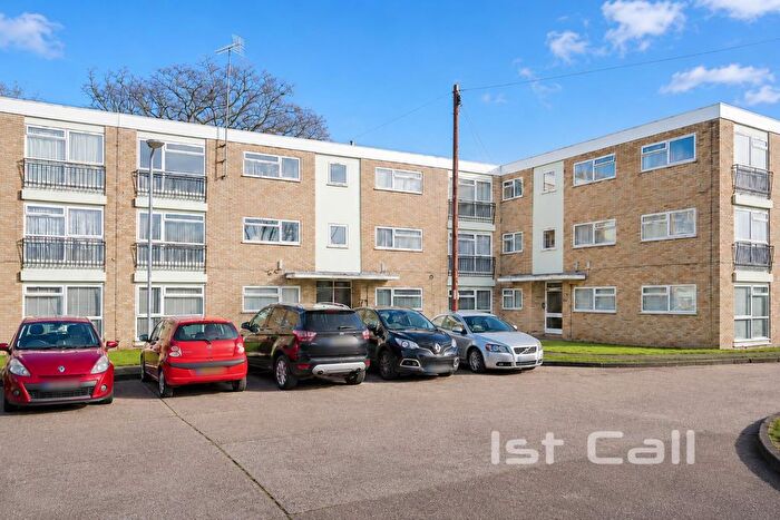 2 Bedroom Flat For Sale In St. Lawrence Gardens, Leigh-On-Sea, SS9