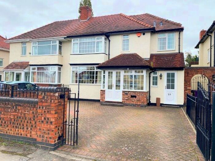 4 Bedroom Semi-Detached House To Rent In Oxbarn Avenue, Bradmore, Wolverhampton, WV3
