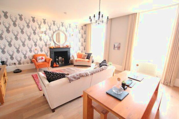 2 Bedroom Flat To Rent In Woodside Terrace, Glasgow, G3