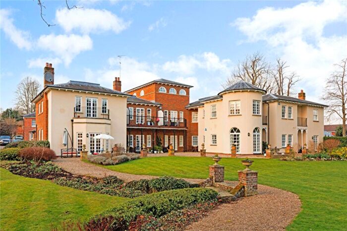 2 Bedroom Apartment To Rent In Quoitings Gardens, Marlow, Buckinghamshire, SL7