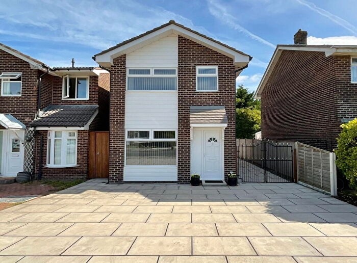 3 Bedroom Detached House For Sale In Ovington Drive, Kew, Southport, PR8