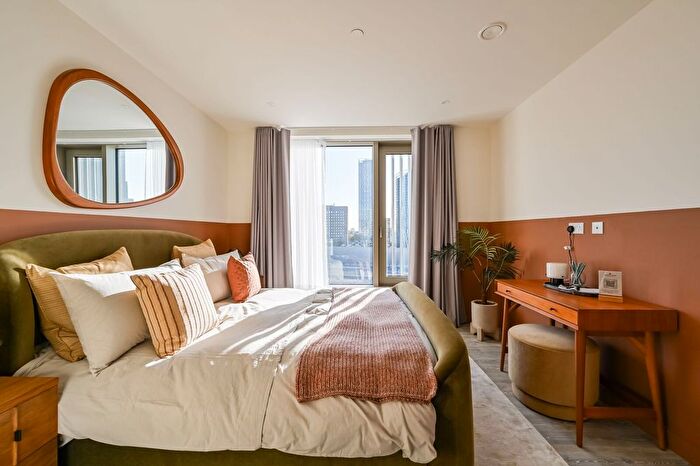2 Bedroom Flat To Rent In Montfichet Road, Stratford, London, E20