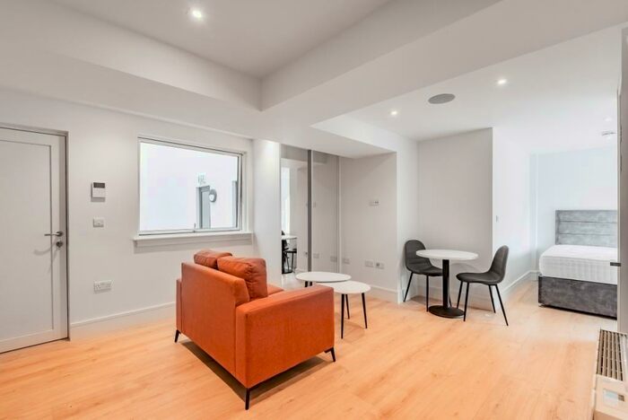 Flat To Rent In Princess Way Redhill, RH1