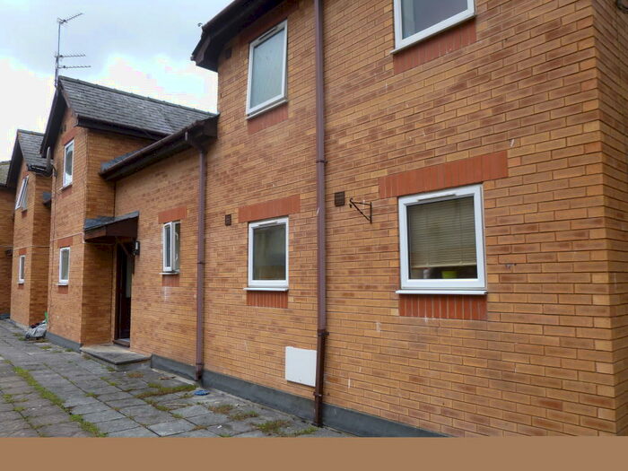 1 Bedroom Apartment To Rent In High Street, Bangor, Gwynedd, LL57
