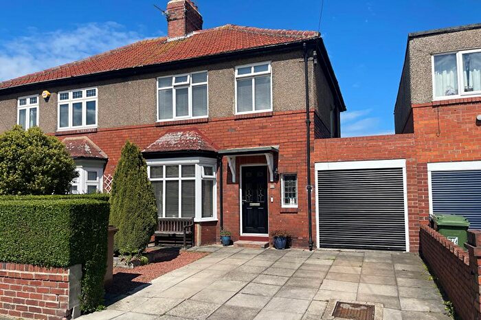 3 Bedroom Semi Detached House For Sale In Roker Avenue, Whitley Bay, Tyne And Wear, NE25