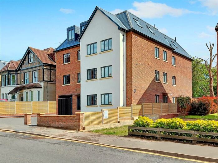 2 Bedroom Apartment To Rent In Cedar Road, Sutton, SM2