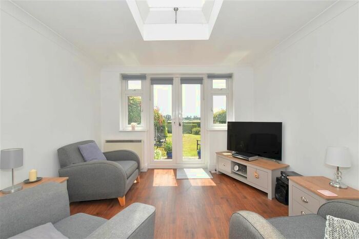 3 Bedroom Terraced House For Sale In Arundel Road, Poling, West Sussex, BN18