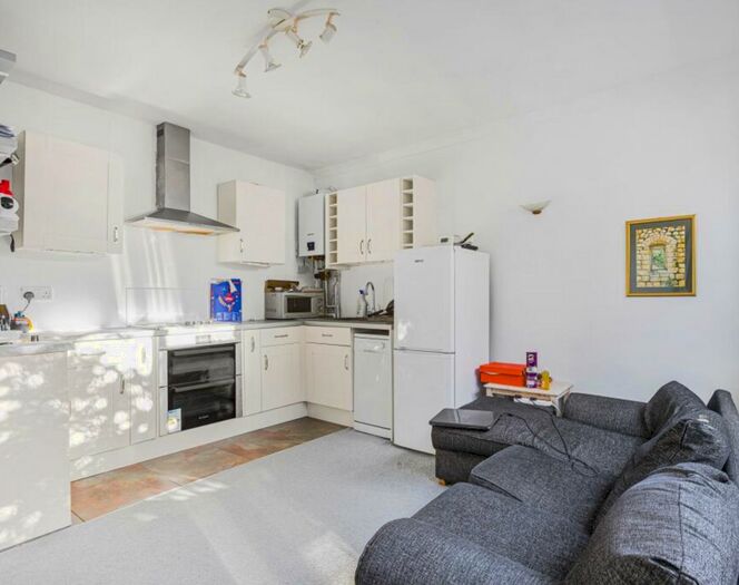 1 Bedroom Flat To Rent In The Rise, St.Albans, AL2