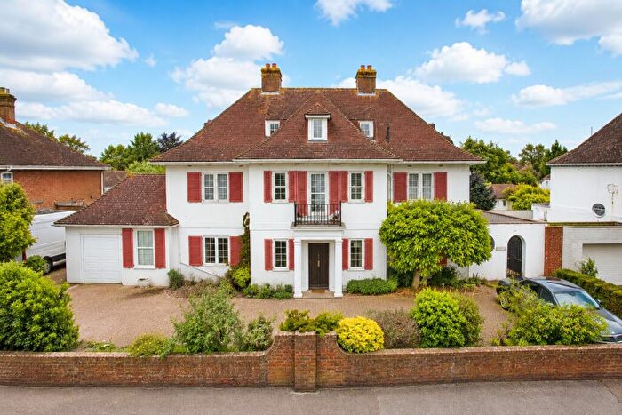 3 Bedroom Flat For Sale In Godwyn Road, Folkestone, CT20