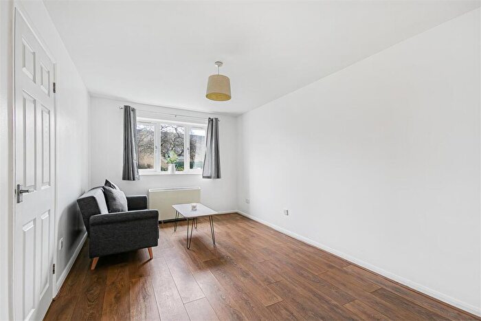 1 Bedroom Flat To Rent In Swell Court, Gandhi Close, Walthamstow, Waltham Forest, E17