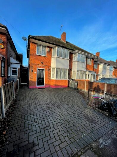 3 Bedroom Semi-Detached House To Rent In Hodgehill Road, Birmingham B34